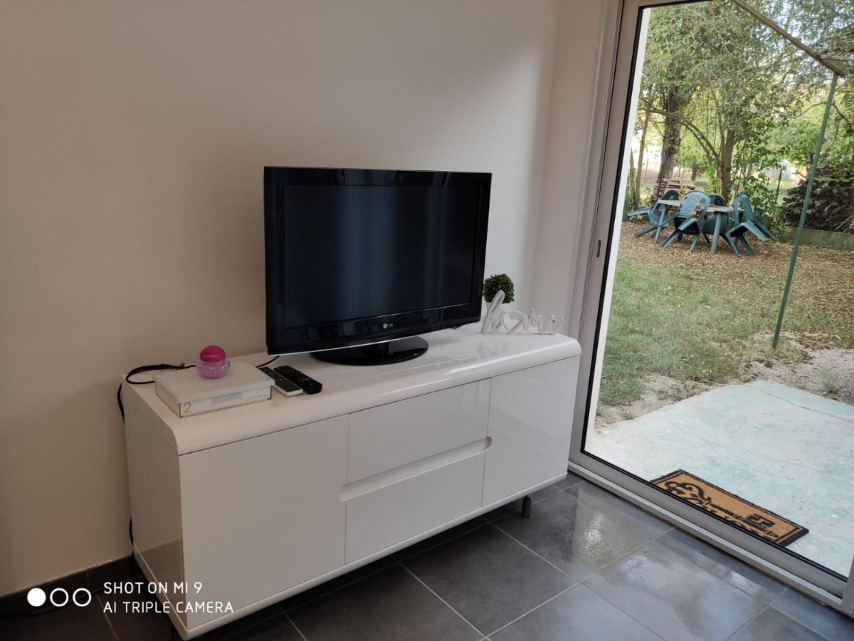 Studio L'Agenais avec place de parking privée Appartamento Esterno foto